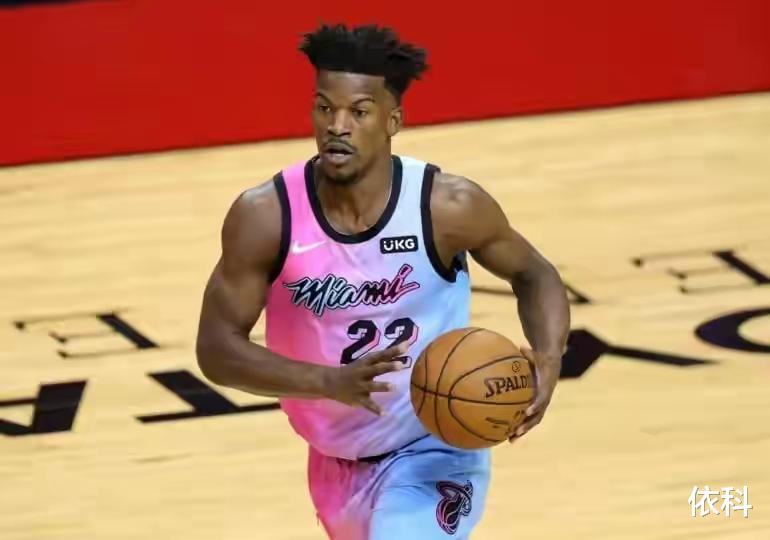 马刺队 交易首日，中规中矩，2进1出，马刺是要“变脸”了