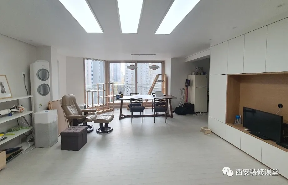 客厅扔掉沙发，替代品很多，没必要太传统