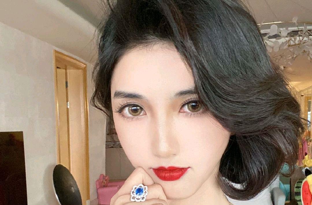 带货 病媛事件反转，当事人回应住院化妆一说，气得直呼：人在做天在看