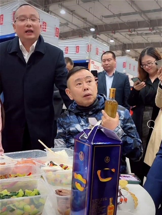 潘长江|潘长江直播带货：把没付款的都给我清出去，别占着茅坑不拉Shi！