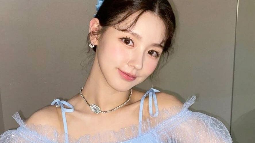 特斯拉|“五代神颜”赵美延:曾因未成年恋爱被劝退,如今是门面级的主唱