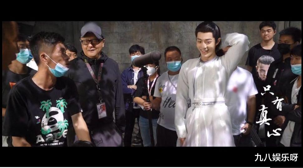 王一博|《玉骨?遥?》杀青放出剧照！肖战霸屏评论区，粉丝安排“时影”九宫格