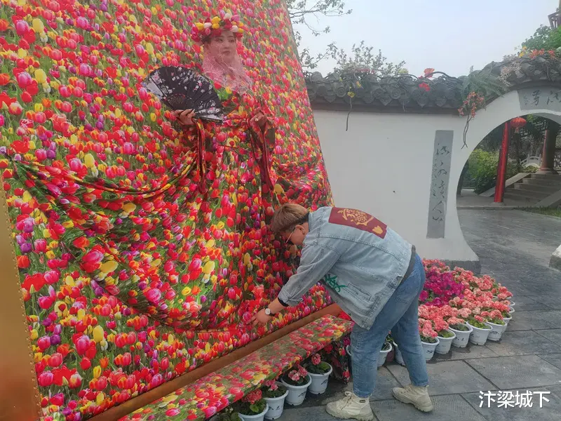 汴梁城下 汴梁景区 天波杨府的“护花使者”