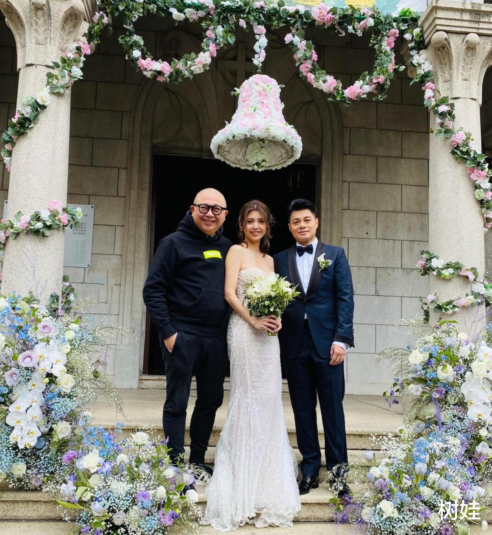 张秀文|港姐张秀文与富二代签字结婚，陈嘉佳哭成泪人，场面感动惹哭新娘