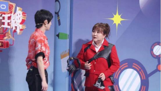 贾玲|综艺《王牌对王牌》,贾玲综艺感好,愿意带新人给镜头接梗也快