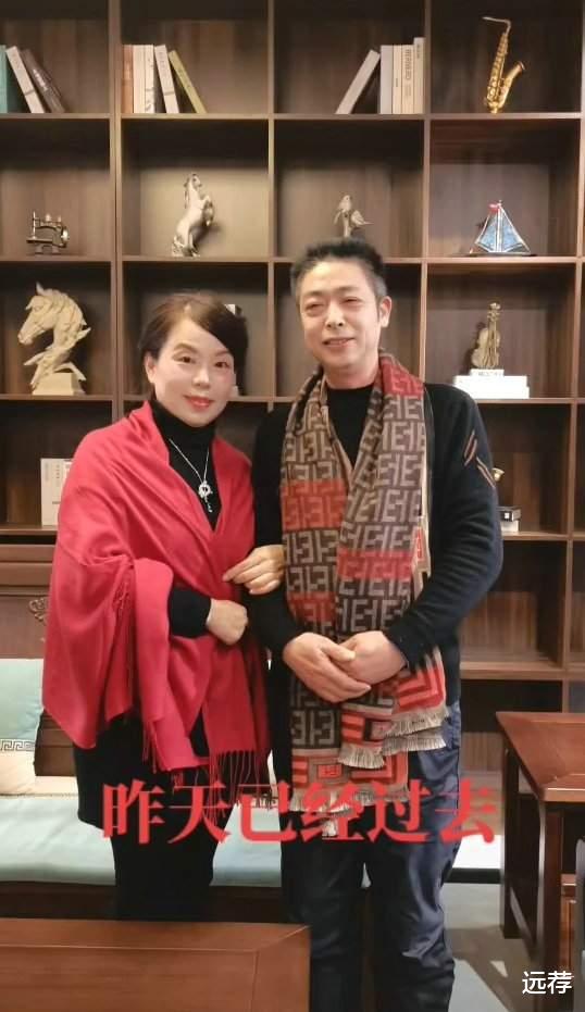 许敏|错换人生许敏晒新年照，浓妆艳抹极尽风韵！被赞气质绝佳！