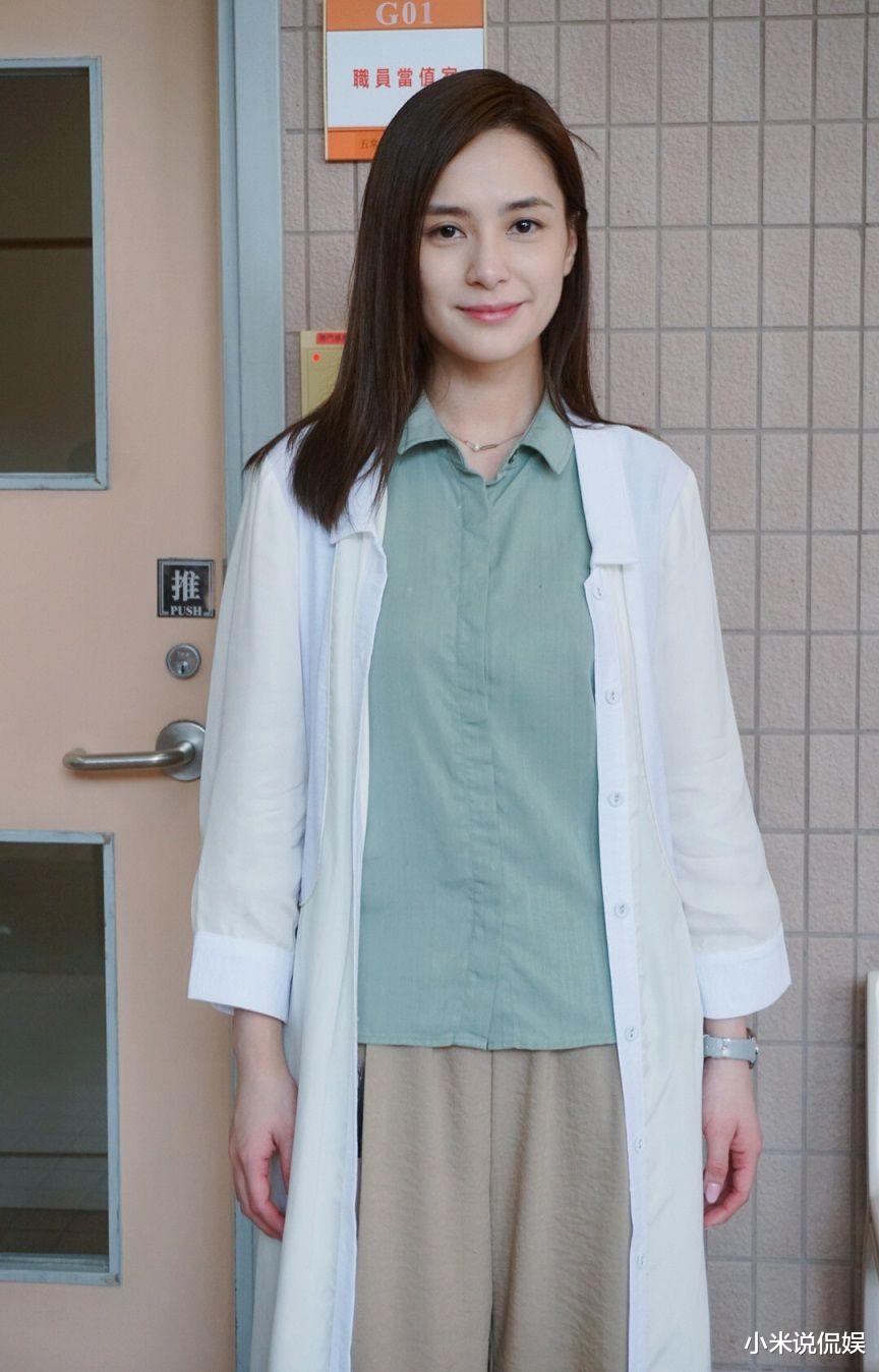 阿娇|阿娇拍烂片被观众不理解？或许她也无可奈何