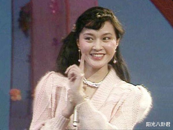 李小璐|“为爱下嫁”的8位内地女星，多位遭受背叛，有人自毁口碑丢脸丢到了国外