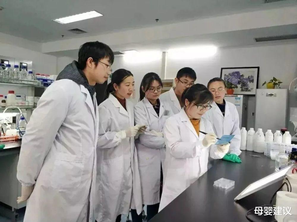 母婴建议|为什么说别“惹”学医的女生？看到她们上课的内容，男生自惭形秽