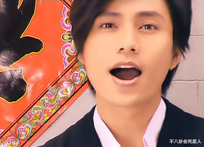 北京欢迎你|《北京欢迎你》群星现状：庞龙过气，两个组合解散，三位自毁前程