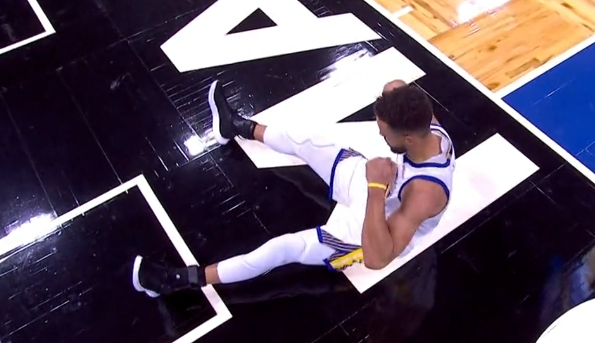 籃網(wǎng)隊|30+16+10！武切維奇爆錘勇士，庫里最后1分鐘6分仍難救主：怒踢牙套！