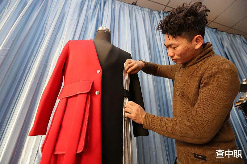 视觉传达、环境艺术设计和服装设计选哪个好？就业方向相通吗？