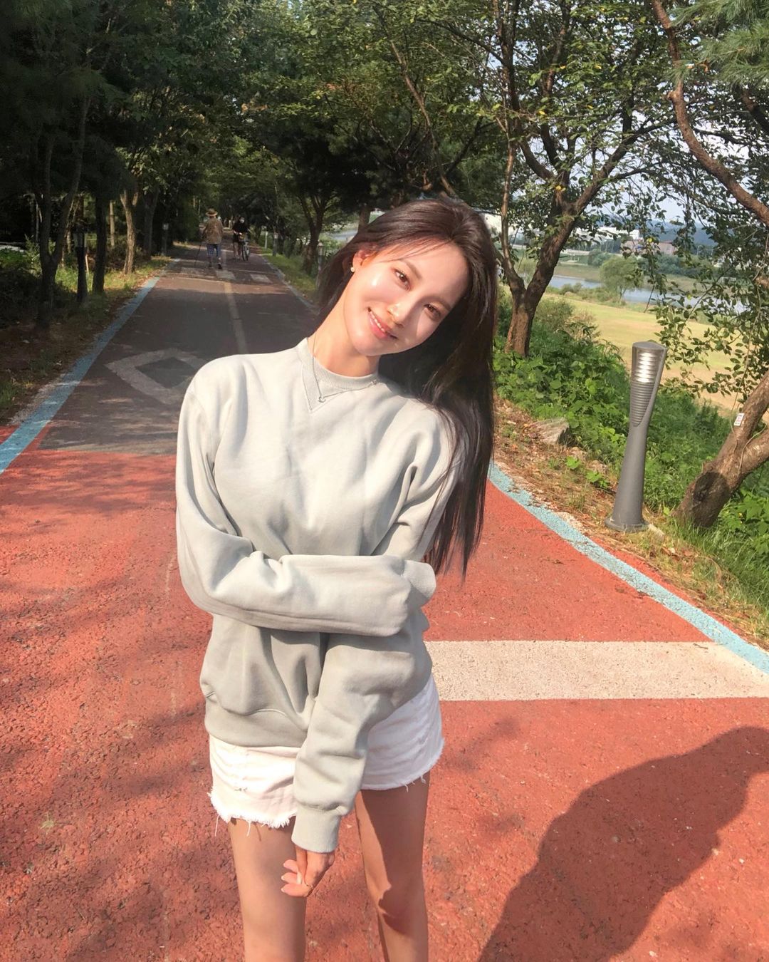 Fashion课代表 身材平平的女人，学学这几套秋季时尚搭配，五短身材也穿出好气质