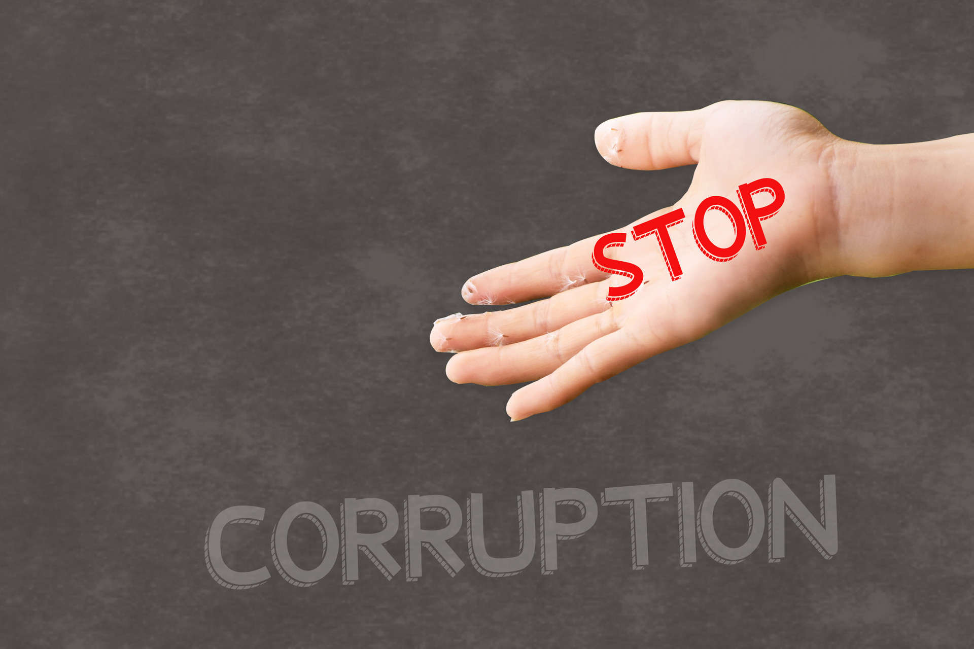 秘书|入职第一次发工资要请领导同事吃饭吗？不需要，这样做更有意义