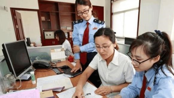 医生|“理想儿媳”职业排行榜,医生和公务入选前三,榜首意料之中