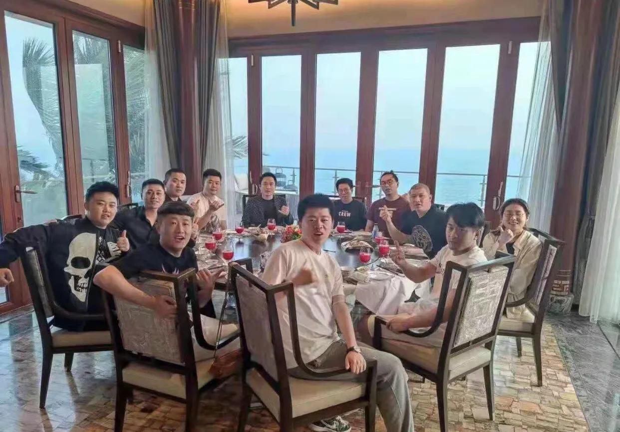 贾玲|辰轩透露祁天道回归时间，吴召国直言辛巴欠他200万关注