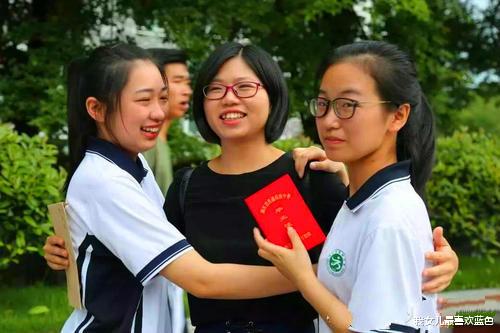学霸|工作后回校看老师的都是差生吗？不一定，但学霸和差生有明显区别