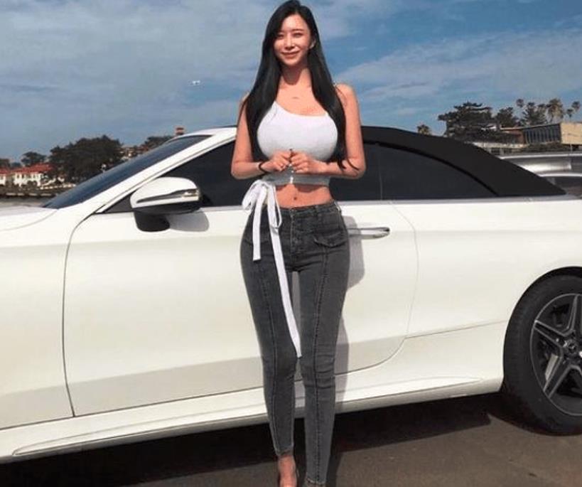 |被大家称为“海贼女帝”的她，拥有着如此身材，真是太有魅力