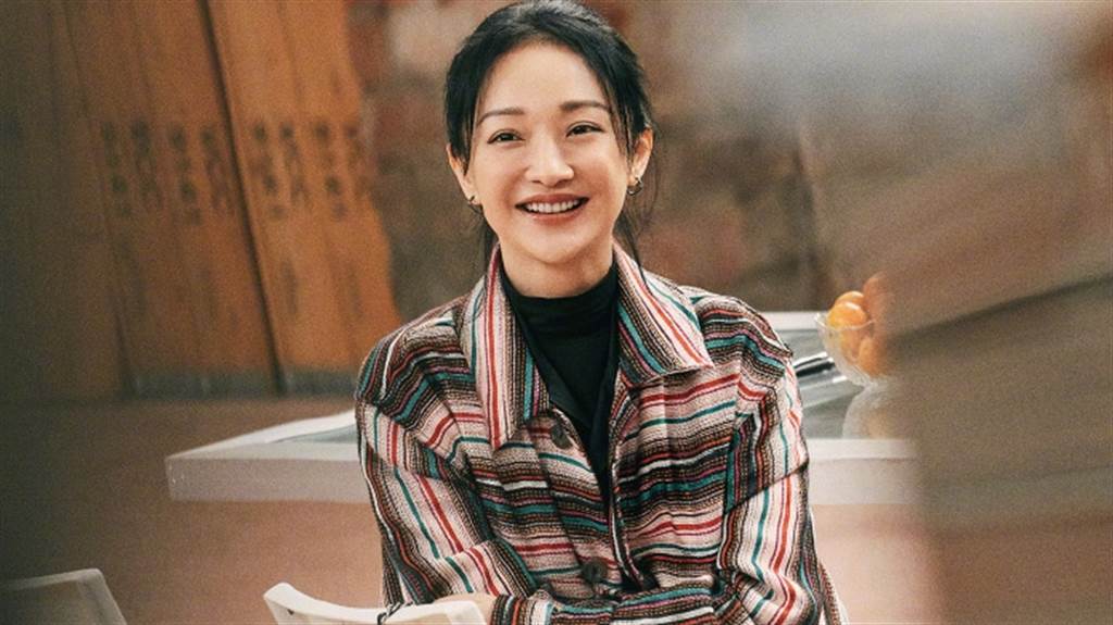 刘耀文|周迅带小13岁男星回老家被拍，一举动暴露真实关系