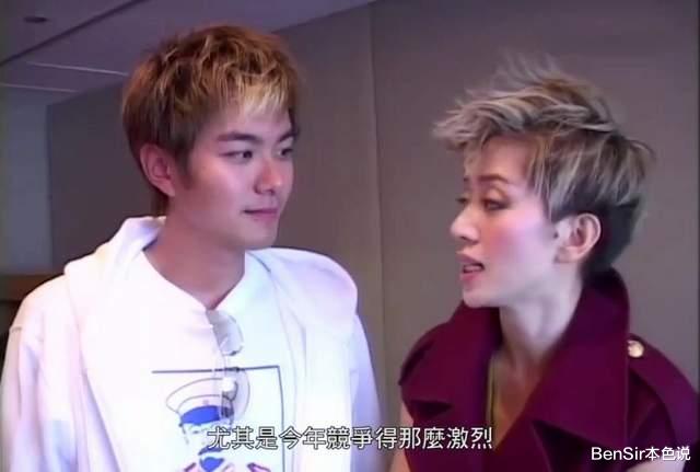 萧正楠|萧正楠的简单情史，与两位美女纠缠不清，寡淡无味却远超你的想象