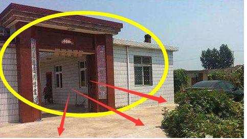 大门|农村建房大门不要朝这开，过来人都知道，再富裕也住穷