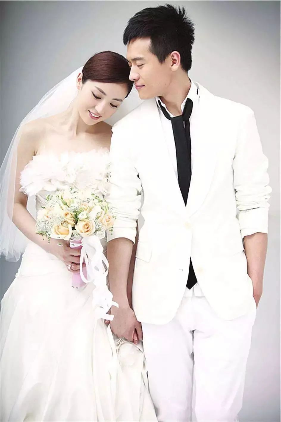 董璇|“童年女神”惨遭婚内出轨！官宣离婚后全网欢呼：渣男不配！