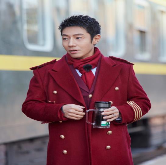 撒贝宁|她是撒贝宁的亲妹妹，39岁还没有未婚，如今还跟哥哥同台跳舞