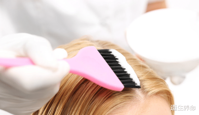 白发|长了白头发不要染，不妨多吃这3种食物，白发或能变少