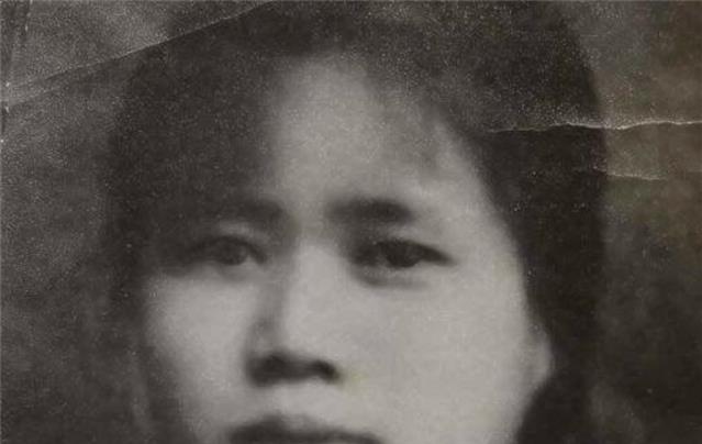 DEEP深度世界|她给胡适当伴娘却爱上了新郎，正房以死相逼，她孕中被弃一生未嫁