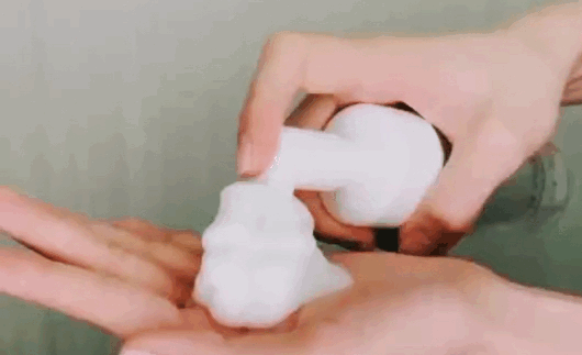 包文婧|包文婧抠的太接地气，大方分享的3款护肤好物，便宜好用