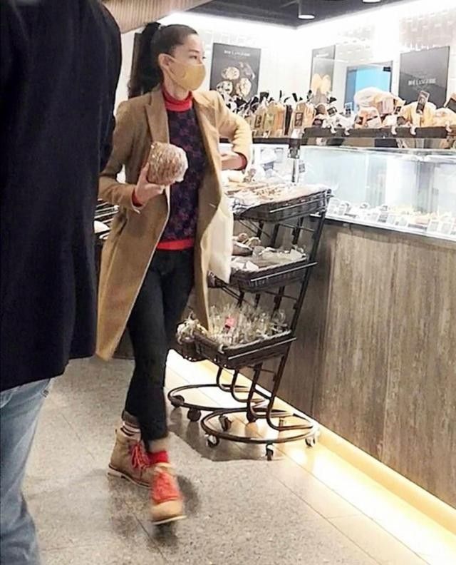 段奕宏|她被誉为“反派专业户”，因“乱说话”自毁前程，如今却拒绝复出