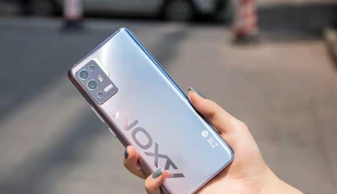  友商心动价2998元，骁龙888+256GB+120Hz高刷，还有6400万双主摄