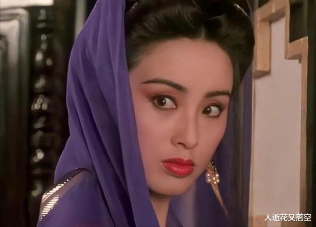 娱乐圈|53岁张敏已婚？老公强迫她穿睡衣出镜直播惹争议，当事人回应来了