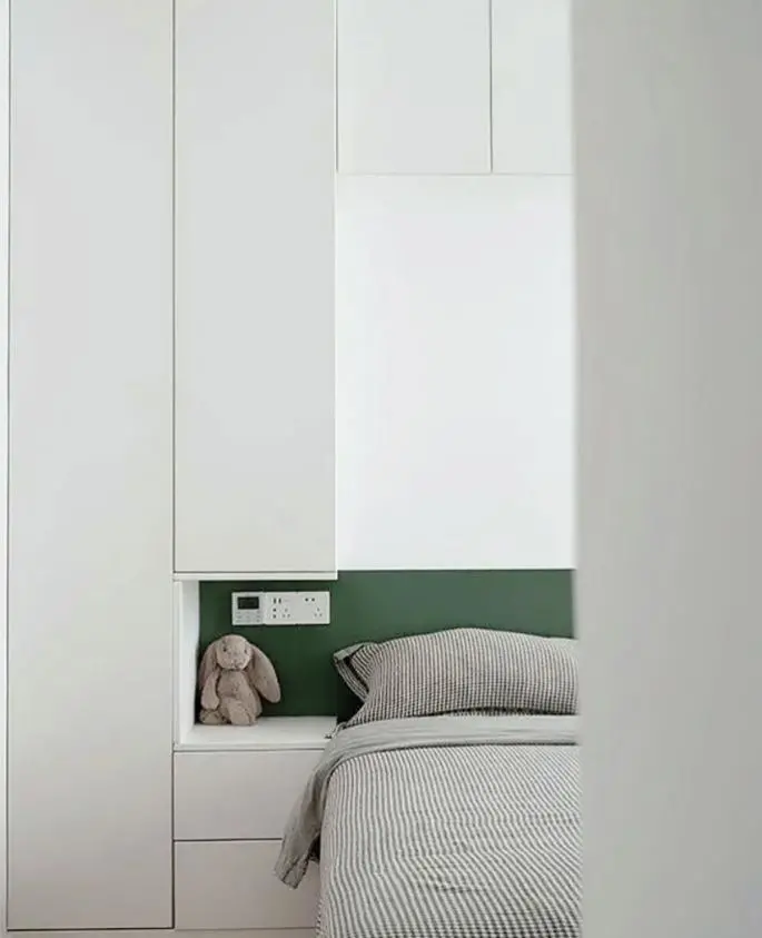 榻榻米|卧室到底要不要放床头柜？别急，这些方法比床头柜更好用！