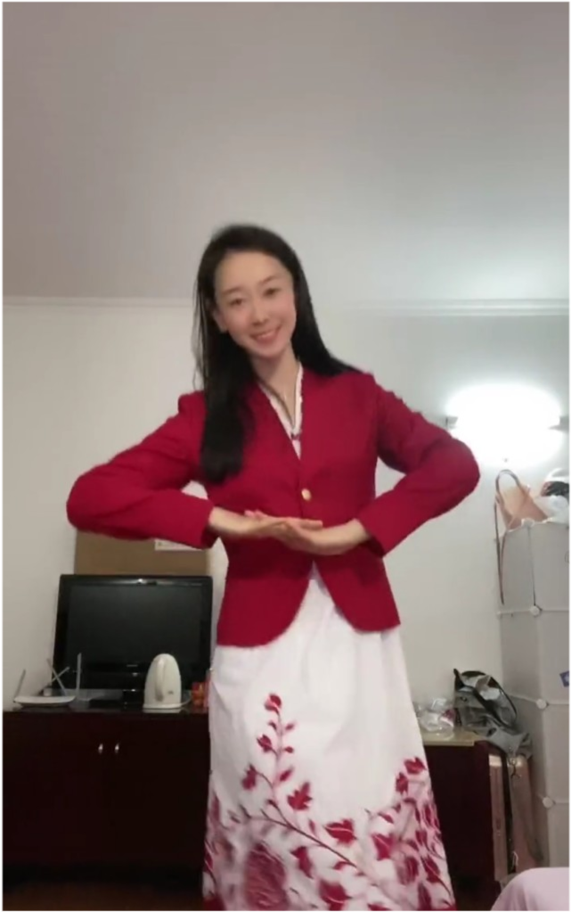 穿衣搭配|冠军孙一文真悠闲！条纹衫都能穿出高级感，自带巨星气场真该大火