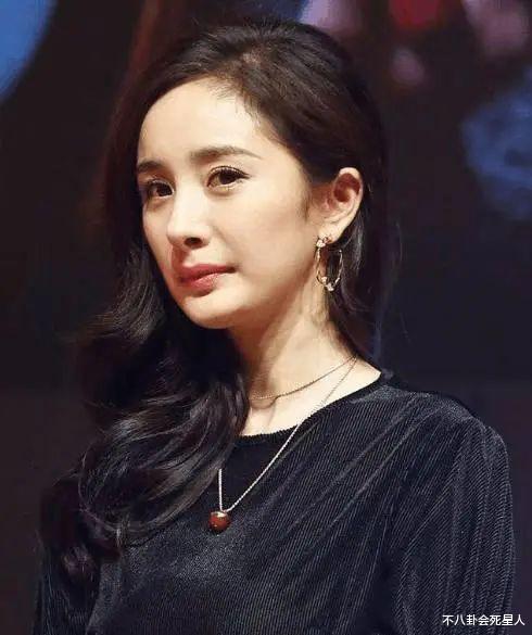 杨幂|让人笑着出戏的演员特征，黄轩的短手、杨幂的鼻孔、大宝贝的微笑