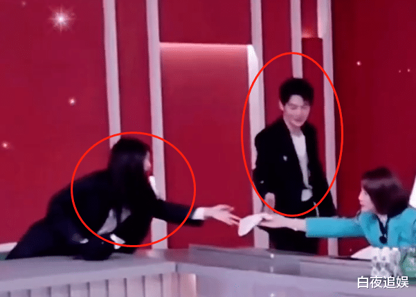 滤镜|《浪姐2》有多心机？30位姐姐自我介绍，唯独给她加了滤镜跟美颜