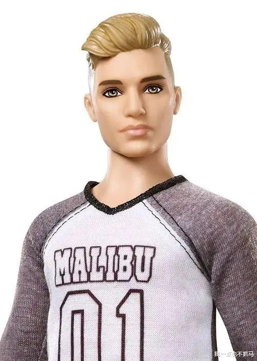 孙艺珍|10年花了「一千万整容」，他成为了「芭比真人男友」！