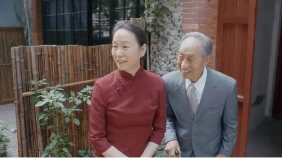 奚美娟|“满贯影后”奚美娟：与潘虹同窗，39岁产子被弃，前夫已另娶