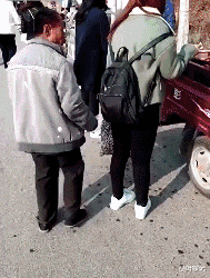 小叶娱记 “为啥朋友看到女友的自拍,说我被绿了?”评论区眼太尖了!