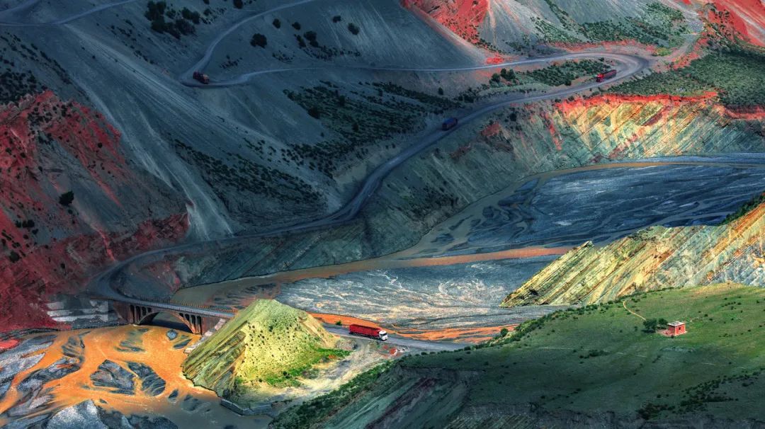 乌鲁木齐 距乌鲁木齐1h，新发现一条荒废半个世纪的绝美天路，虐过独库，美过318！