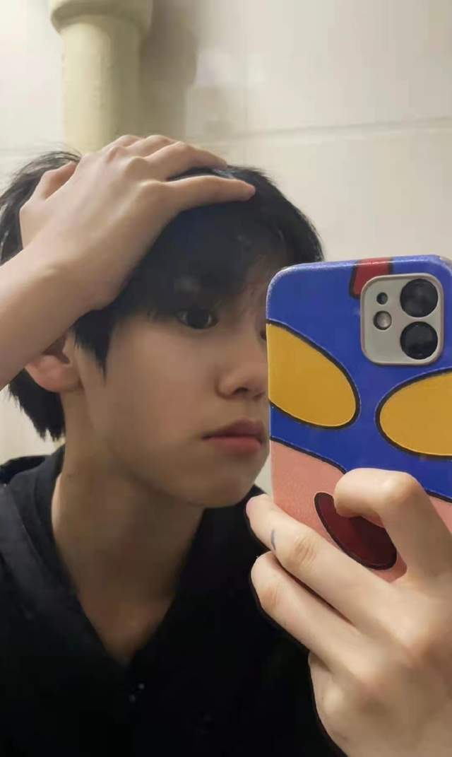 赵丽颖|养成系男团混进女生！隐瞒性别与公司签约，公开道歉并宣布退圈