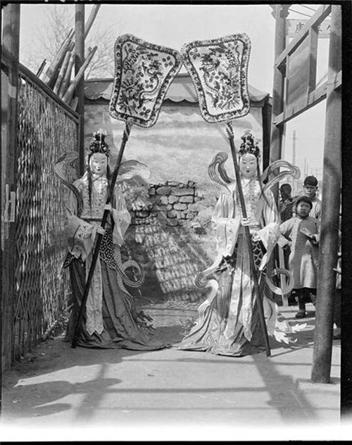 慈禧太后|考古队员清理慈禧棺椁时，刚一开棺，队长就喊道：不准动，快盖棺