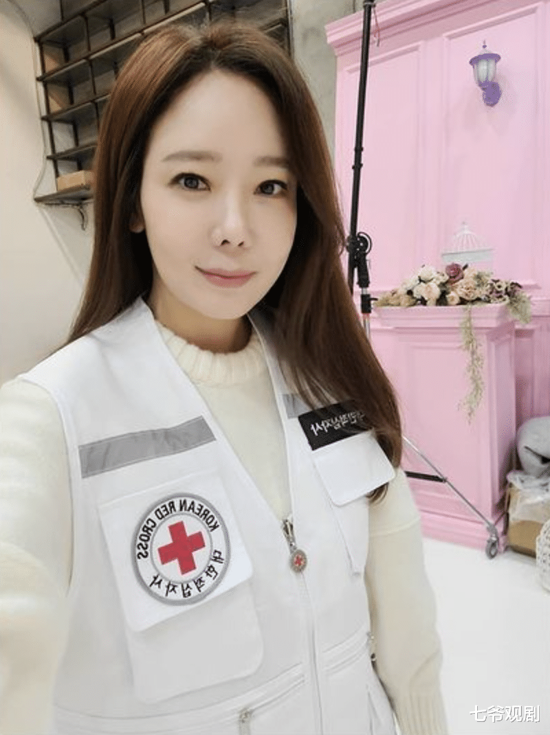 巩俐|老公相差15岁，没有同学全智贤的名气，苏有珍有老板太太的繁忙