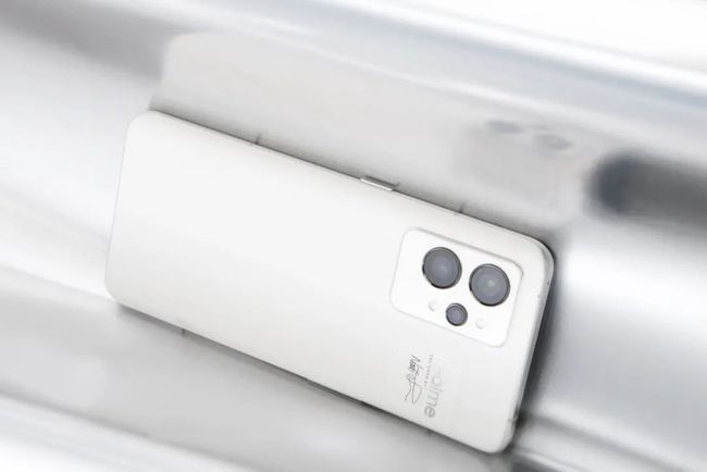 realme|为“年轻人的时代”共鸣——realme真我GT2系列剖析