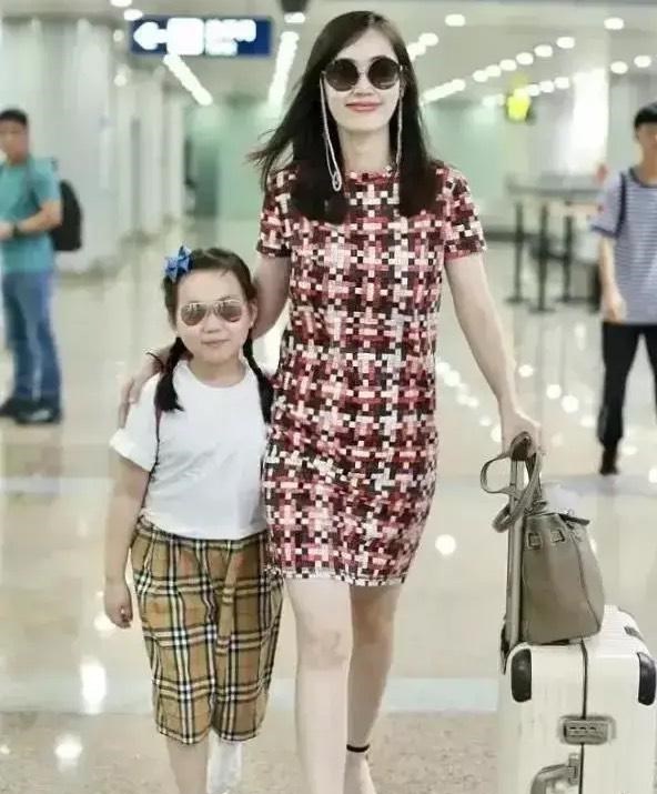 清浅微笑的我|王宝强的女儿也太可爱了吧