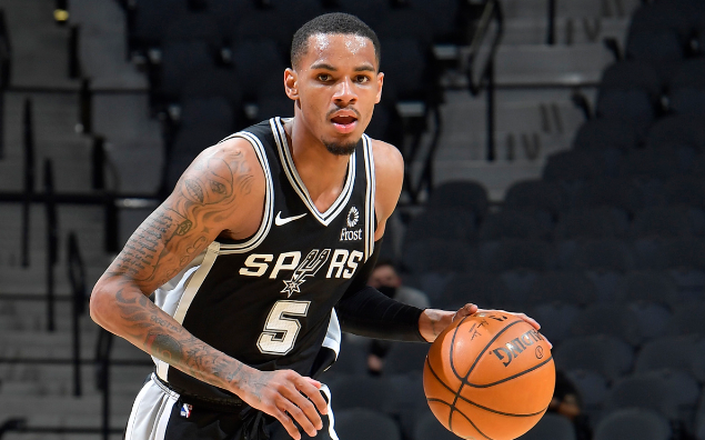 馬刺隊(duì)|32分11助攻，西部第五！德羅贊打成這樣，卻不配進(jìn)全明星