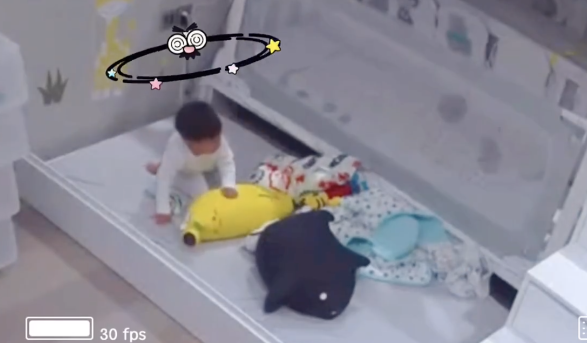 女心理师|安以轩2岁儿子再玩“越狱”,翻出床围还将门反锁,沉着应对超淡定