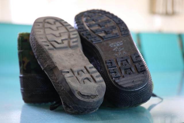 北京日报客户端 新春走基层｜铁路货检员老何：每天一个“半马”，一个半月磨破一双鞋