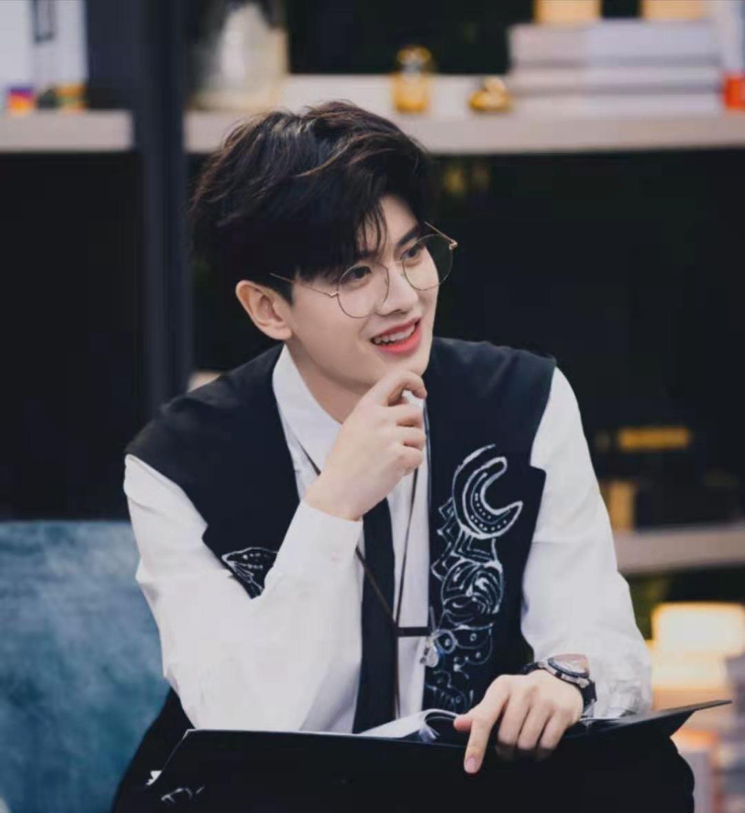 任嘉伦|任嘉伦：曾经的乒乓少年，如切如磋，终成为脚踏实地的演员！